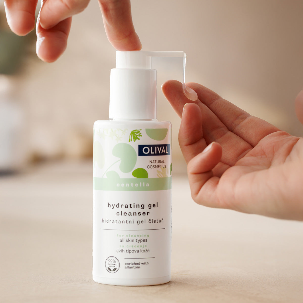 Hidratantni gel za čišćenje lica Centella